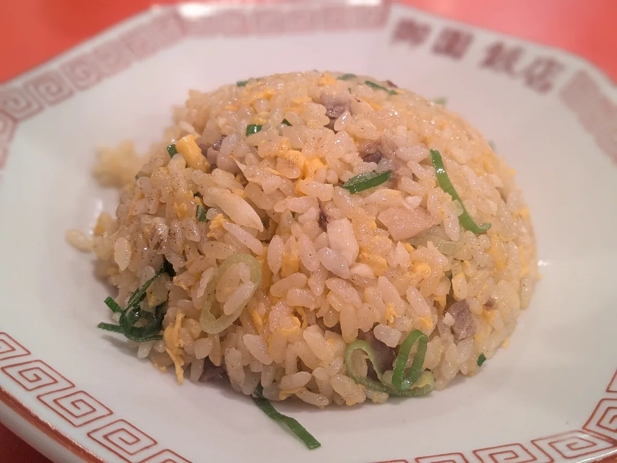 にんにくの旨みがぎっしり詰まった、みその飯店の人気No.1にんにくチャーハン