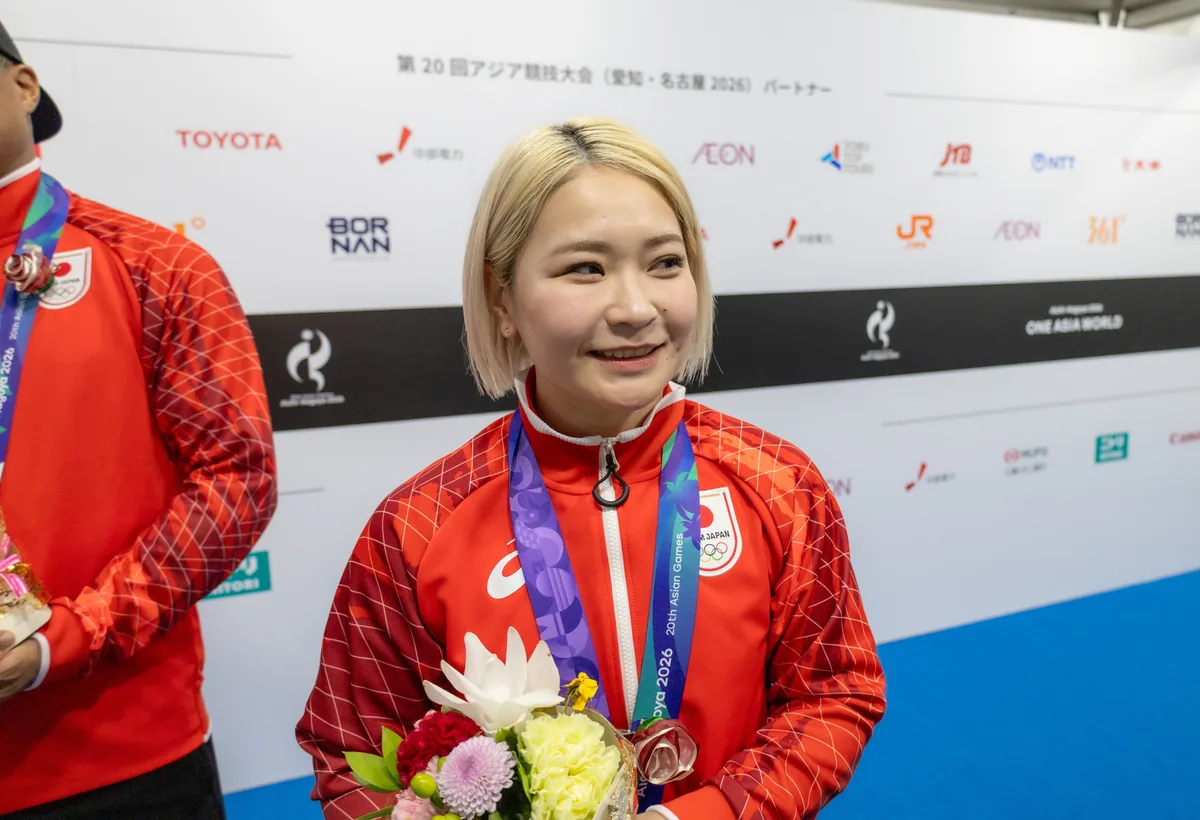 取材に応じるボクシングの並木月海選手