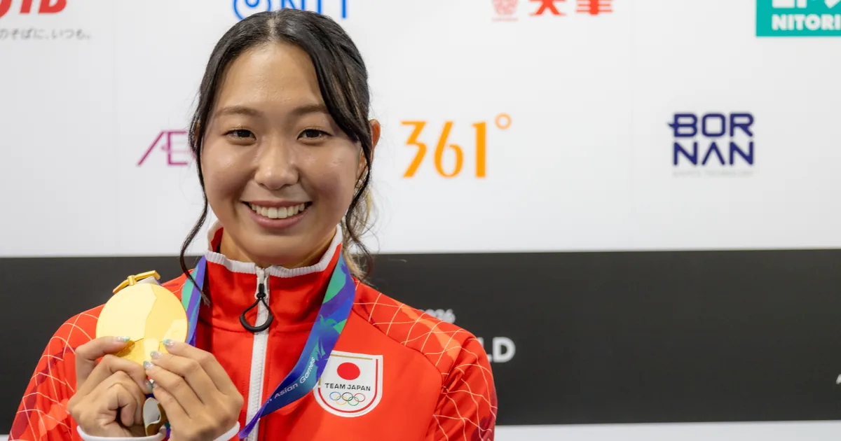 笑顔で取材に応じるカヌースラロームの伊藤くるみ選手