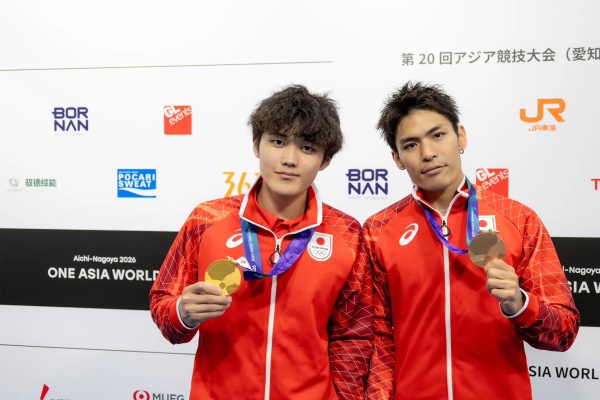 金メダルの安楽宙斗選手と銅メダルの楢﨑智亜選手