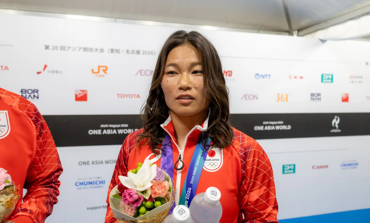 取材に応じるセーリングの関友里恵選手