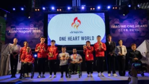 ONE HEART WORLDのステージに並ぶアスリートセレブレーション初日の選手とレジェンドアスリート