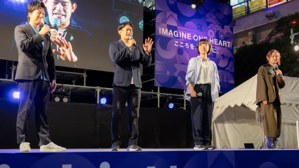 ONE HEART WORLDのステージに並ぶ水谷隼さん、小塚崇彦さん、太田渉子さん、中西麻耶さん