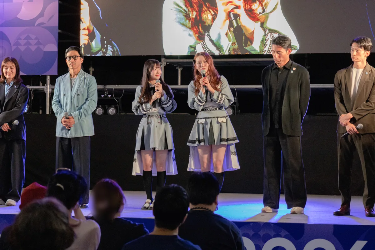 ONE HEART WORLDのステージでマイクを持って話すSKE48の倉島杏実さん
