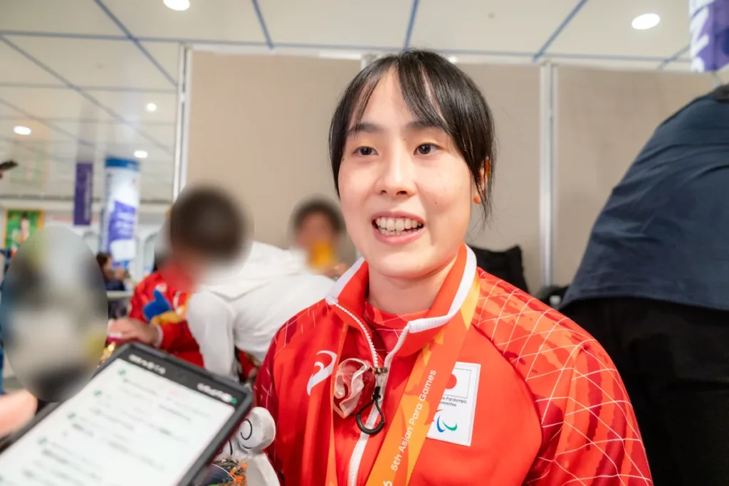 質問に答える高橋利恵子選手